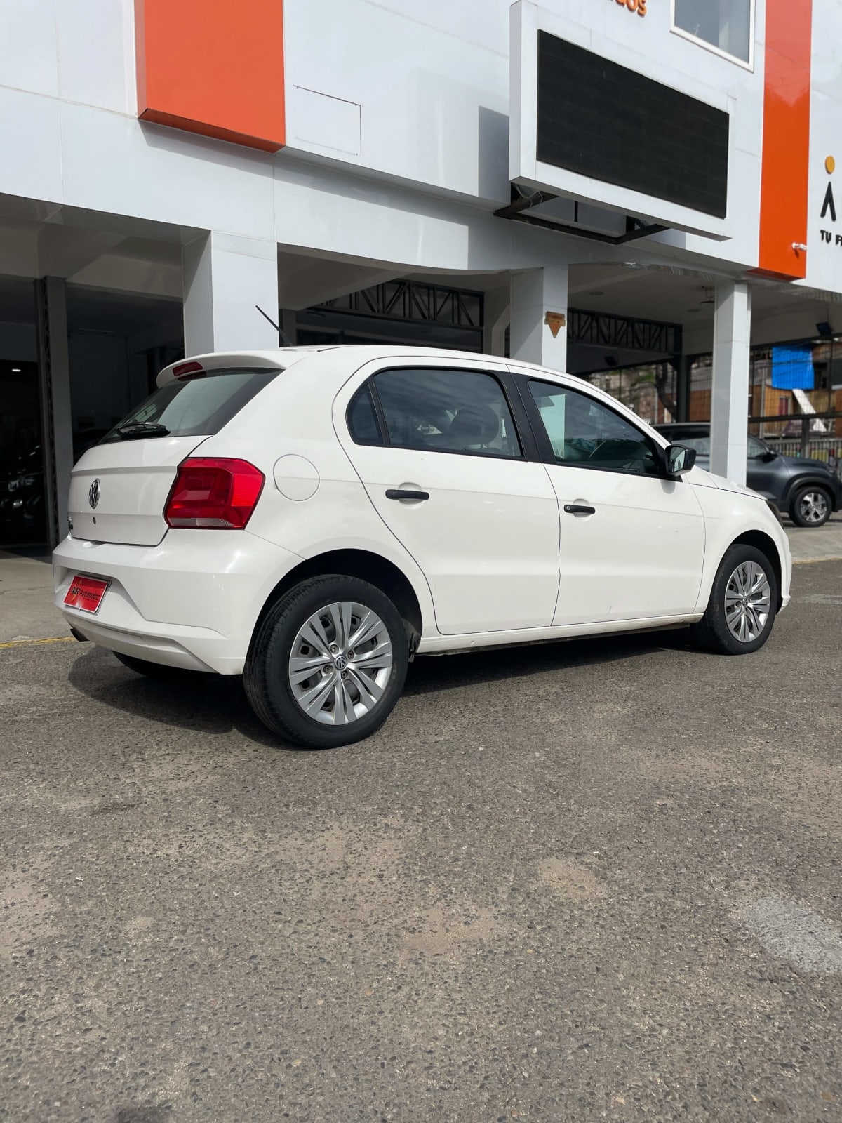 2019 Volkswagen GOL TRENDLINE - Miniatura 2