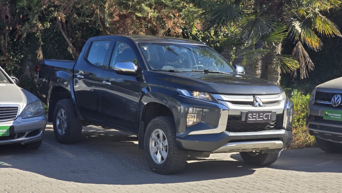 2021 Mitsubishi L200 Katana - Imagen 1