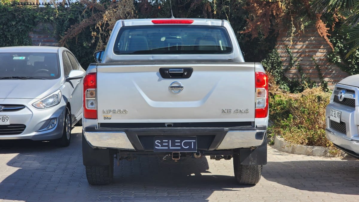 2019 Nissan Np300 XE - Miniatura 4