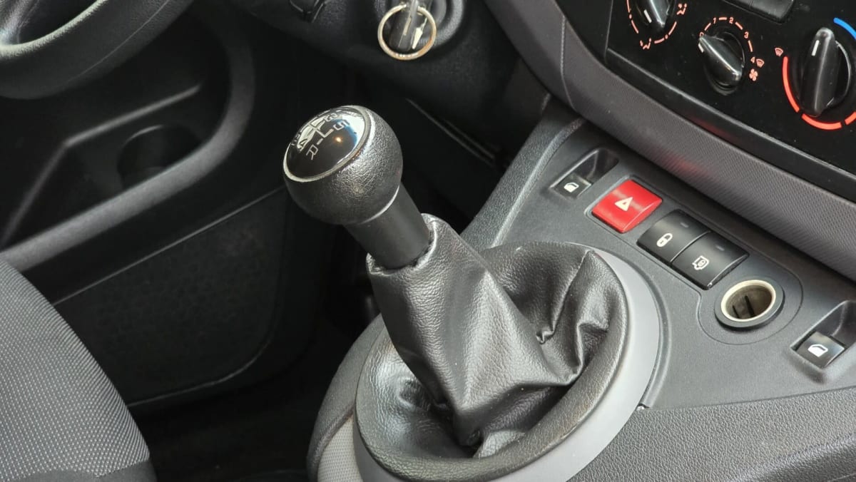 2018 Peugeot Partner - Miniatura 5