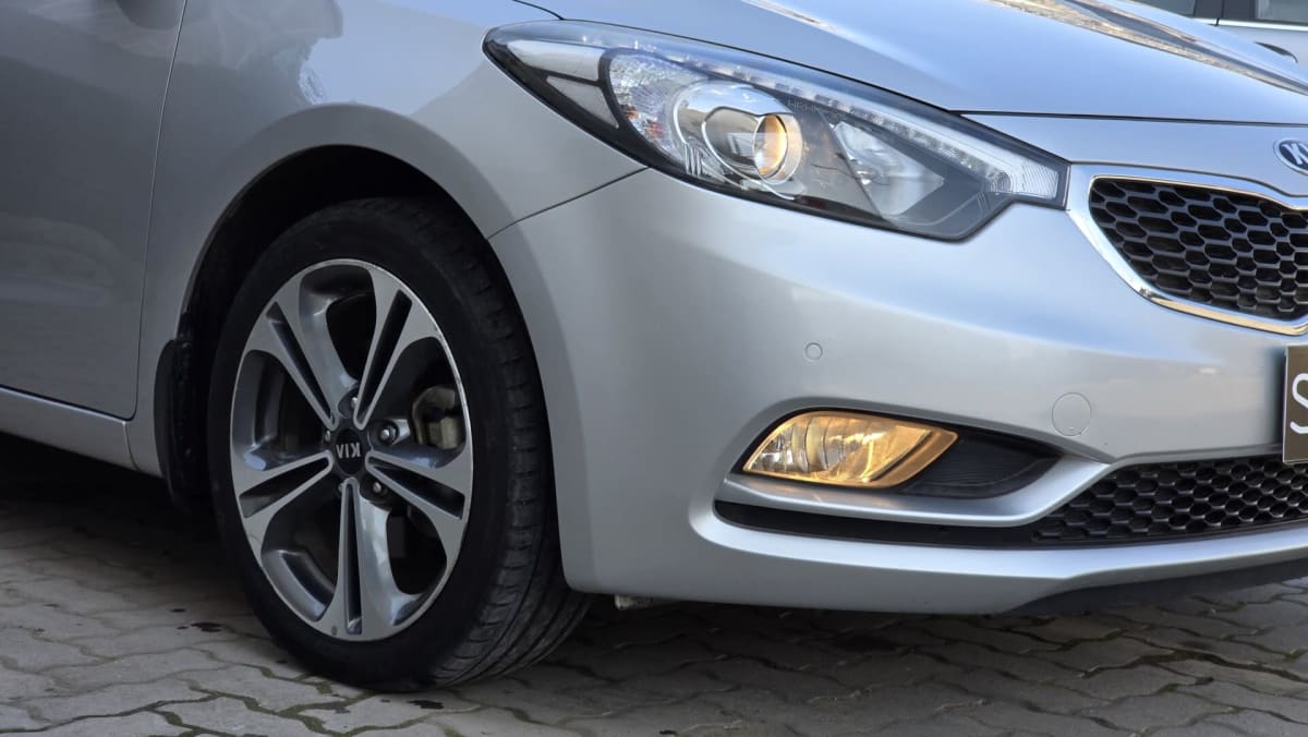 2016 KIA Cerato - Miniatura 8