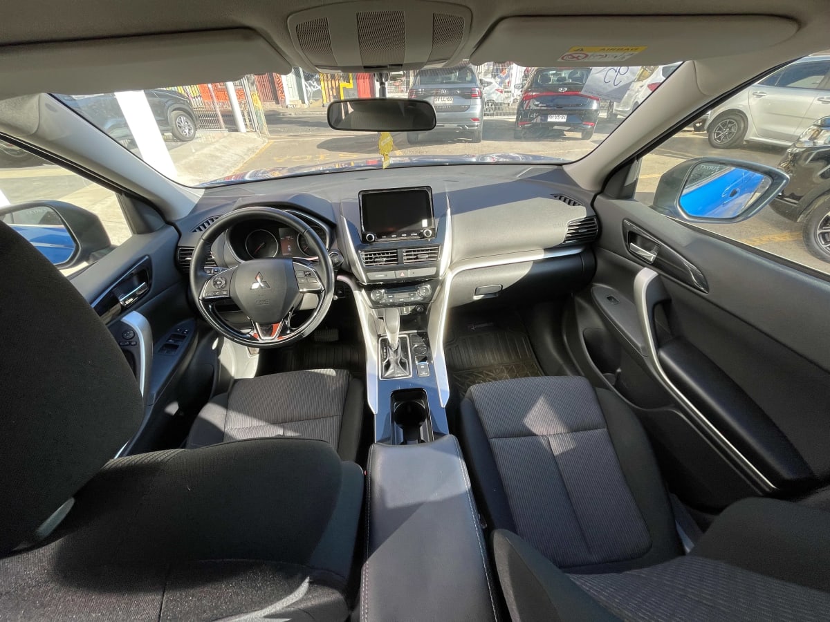 2025 Mitsubishi ECLIPSE CROSS - Miniatura 10