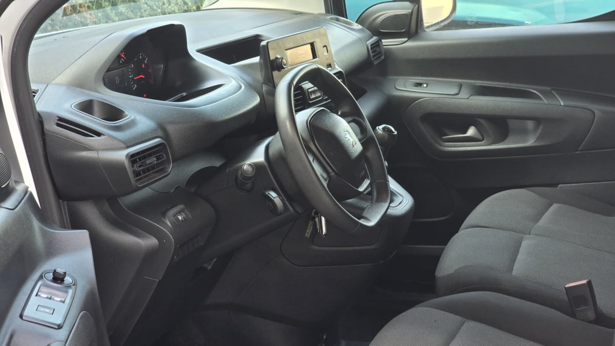 2022 Peugeot Partner - Miniatura 10