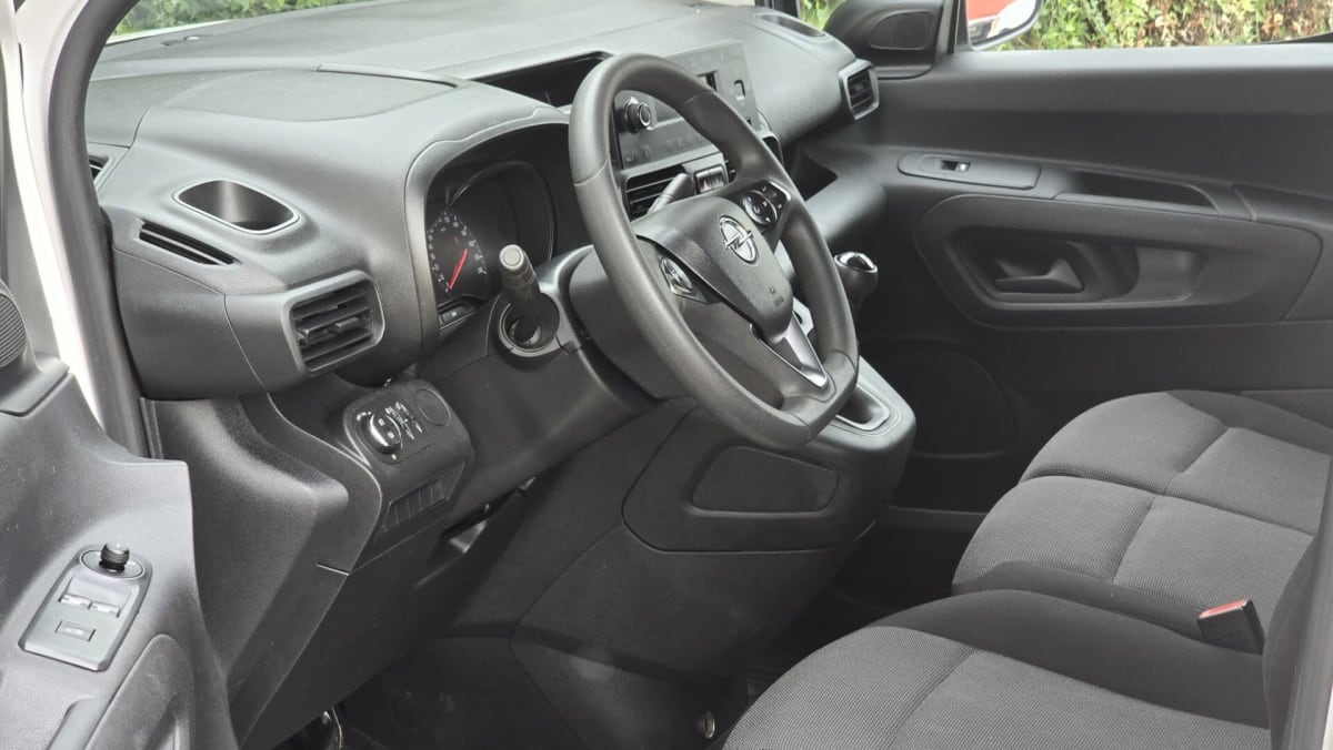 2022 Opel Combo - Miniatura 9
