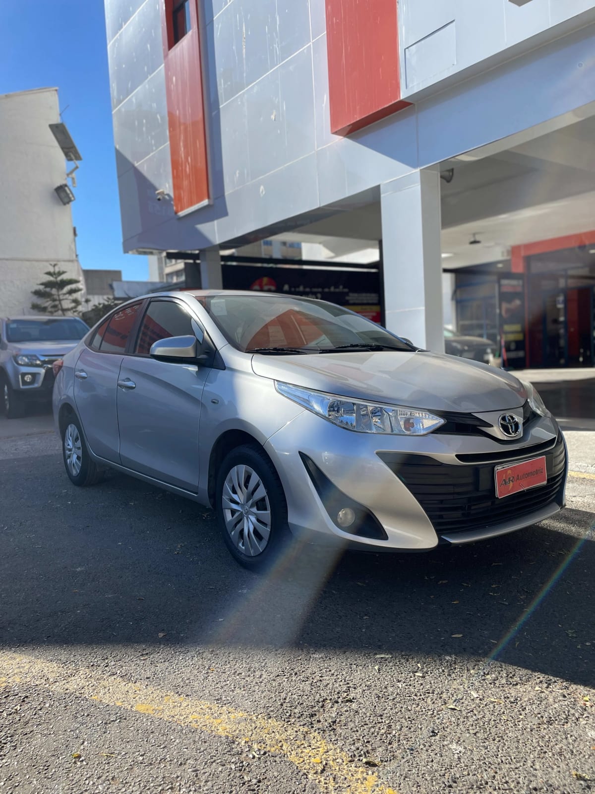 2020 Toyota YARIS SEDAN - Miniatura 7