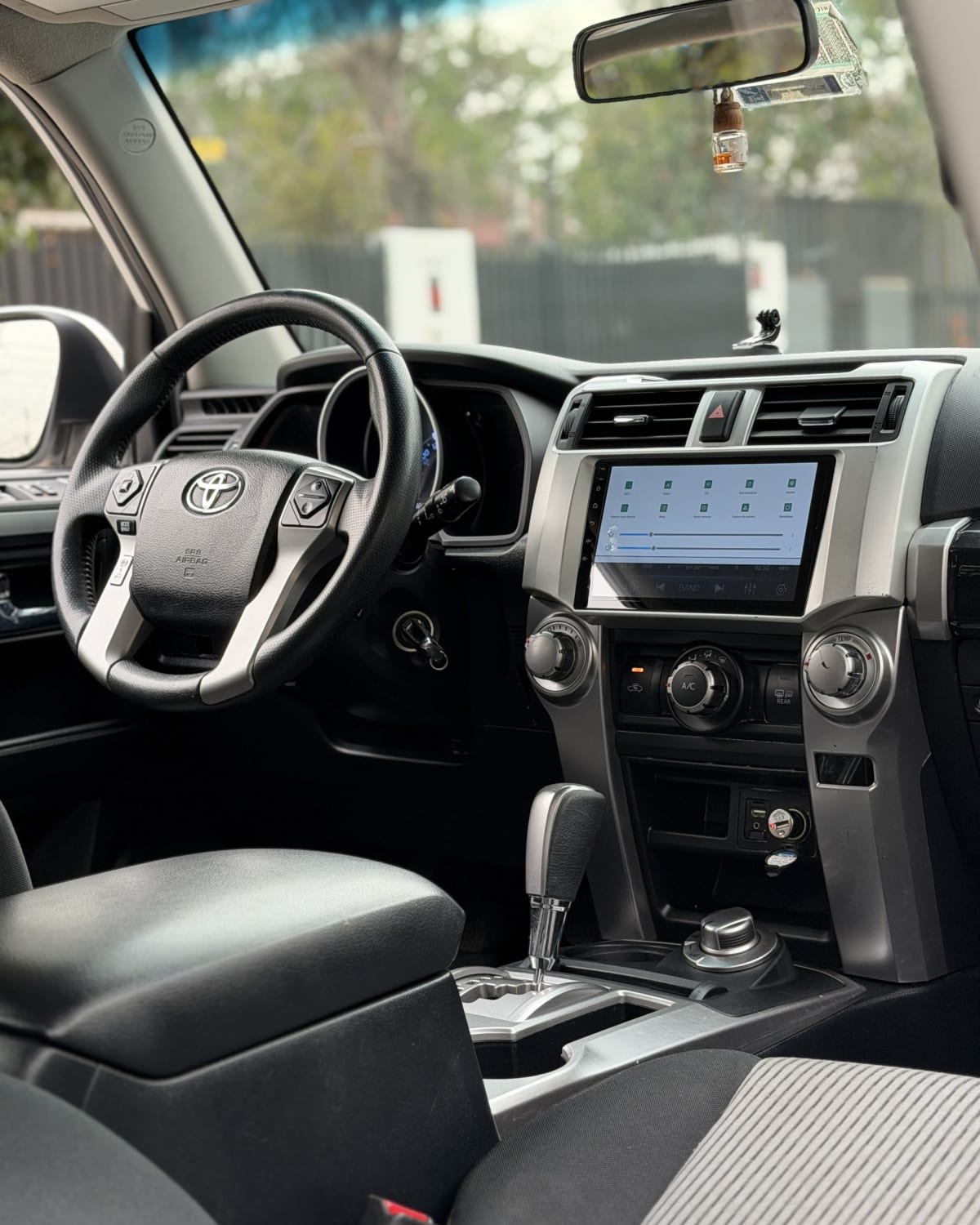 2018 Toyota 4RUNNER 4.0 - Miniatura 6