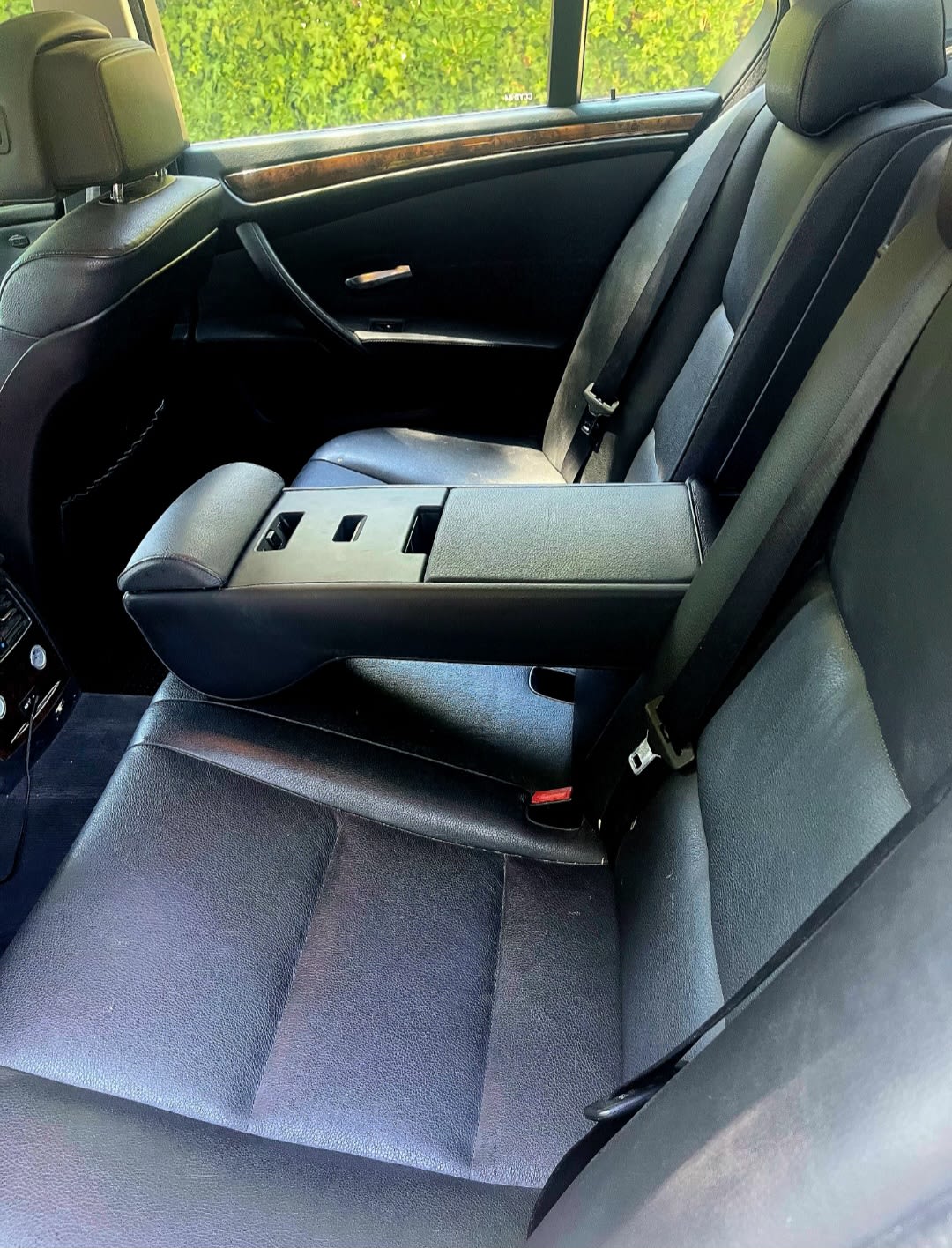2010 BMW 530i 3.0 - Miniatura 5