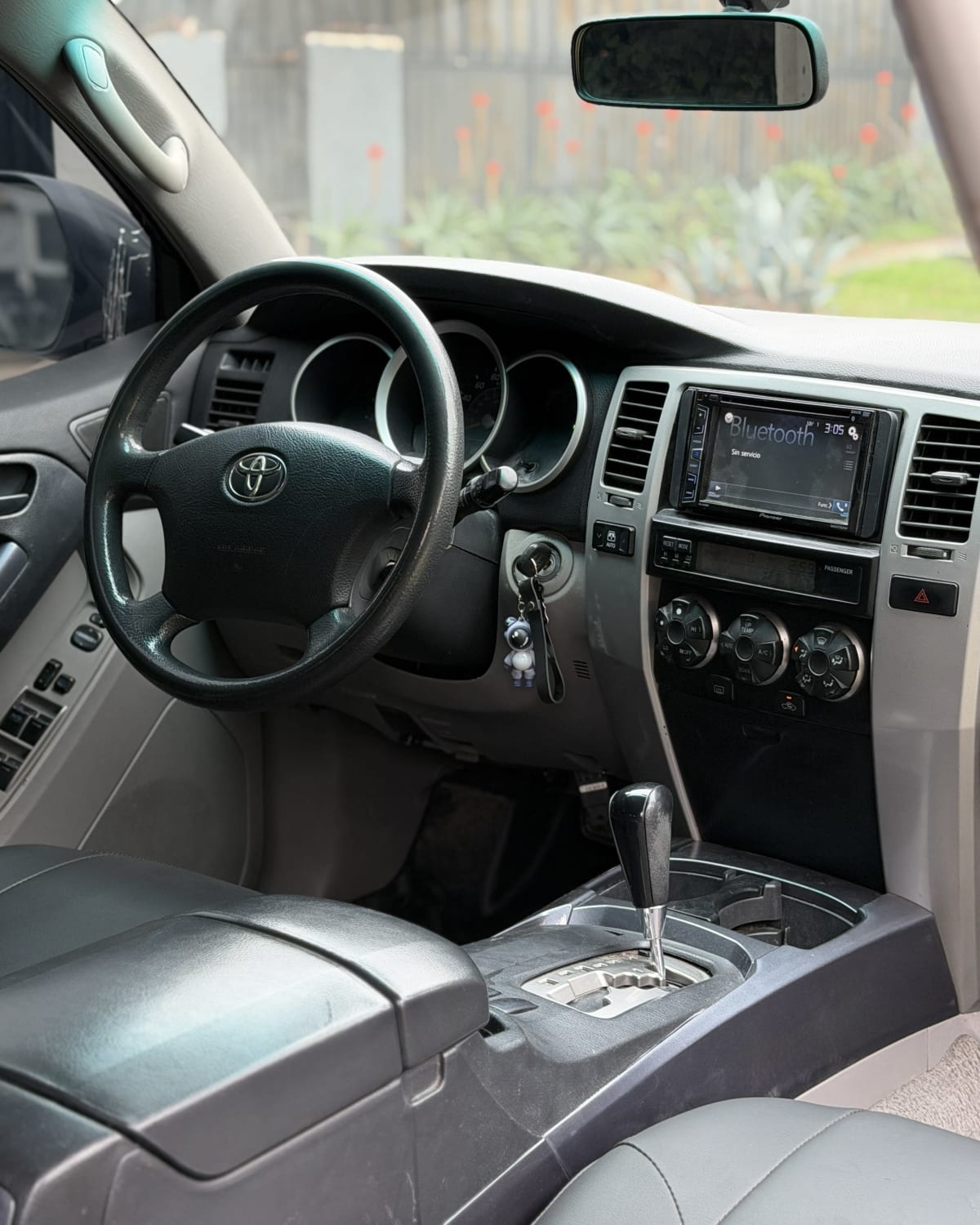 2009 Toyota 4runner SR5 - Miniatura 9