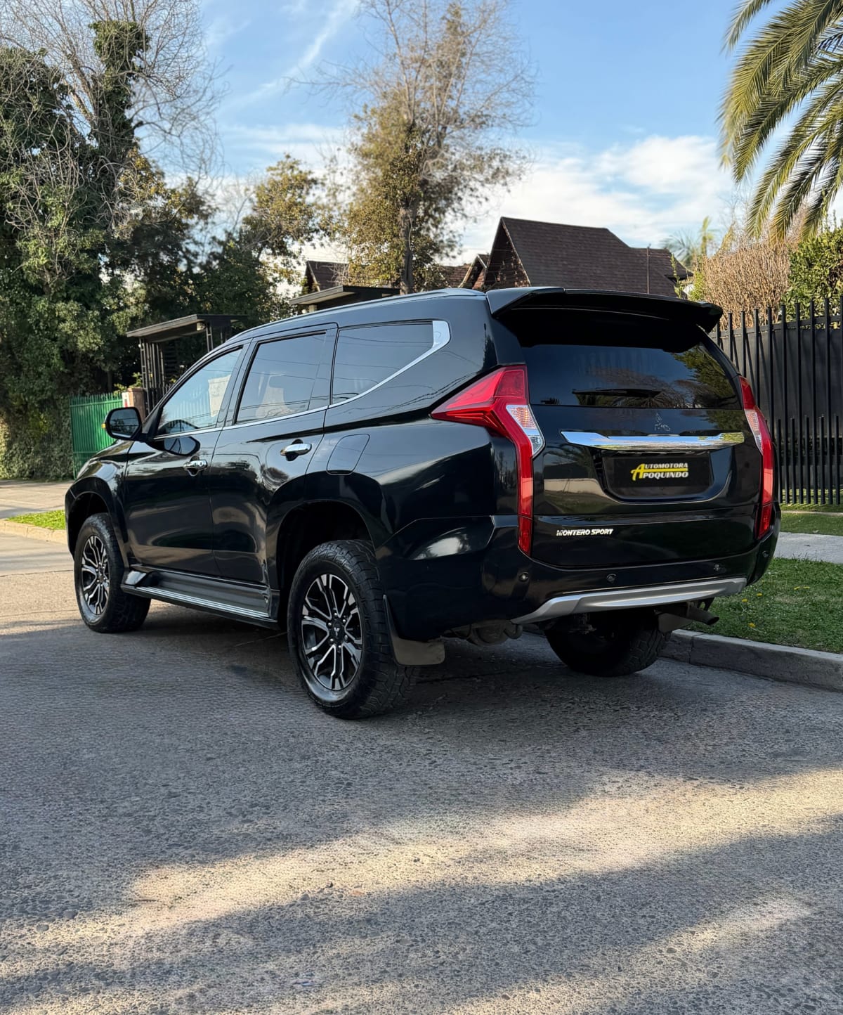 2019 Mitsubishi MONTERO SPORT 3.0 - Miniatura 3