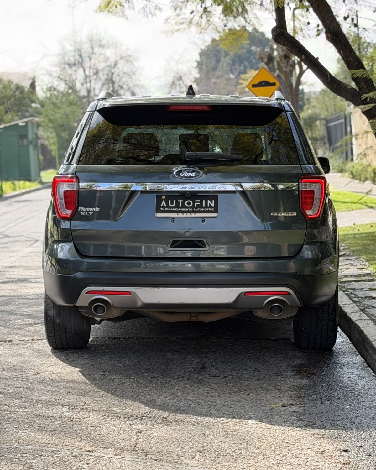 2016 Ford Explorer XLT - Miniatura 5
