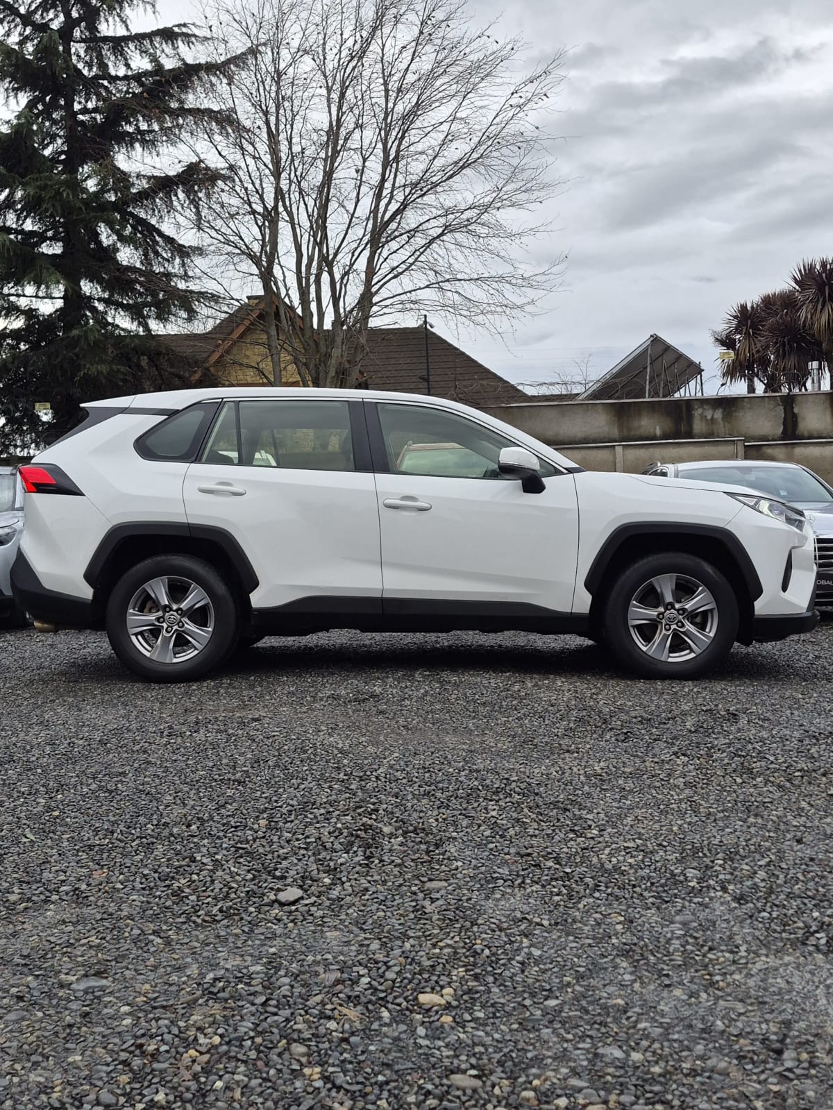 2022 Toyota RAV4 LE - Miniatura 7