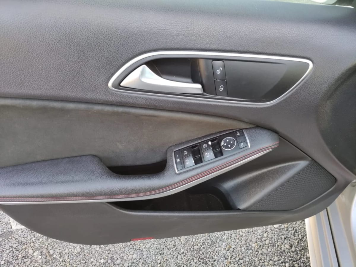 2016 Mercedes-Benz A 200 1.6 Plata - Miniatura 10