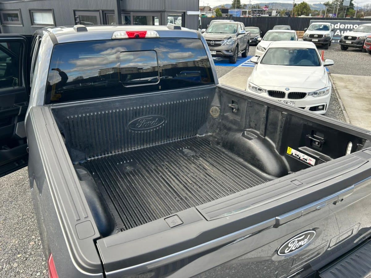 2024 Ford F 150 Plata - Miniatura 9