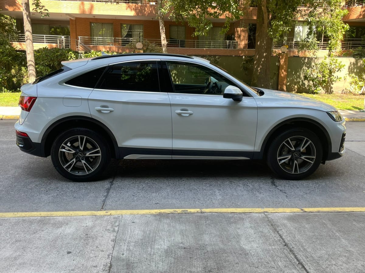 2025 Audi Q5 Sportback Negro - Miniatura 8