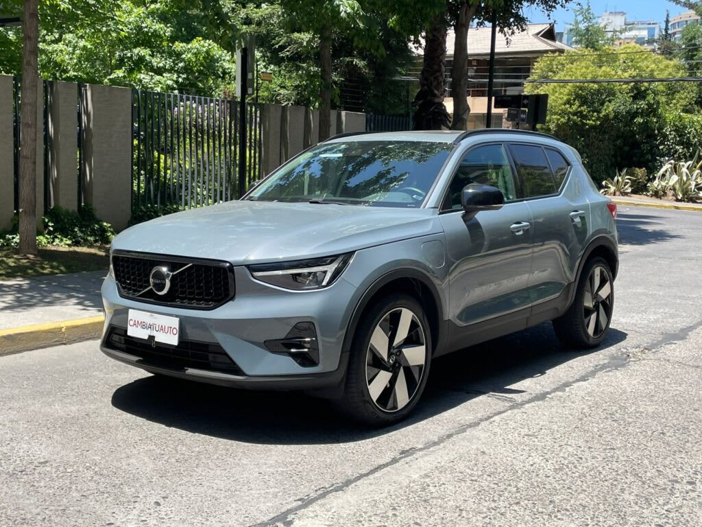 2023 Volvo Xc40 1.5 - Miniatura 2
