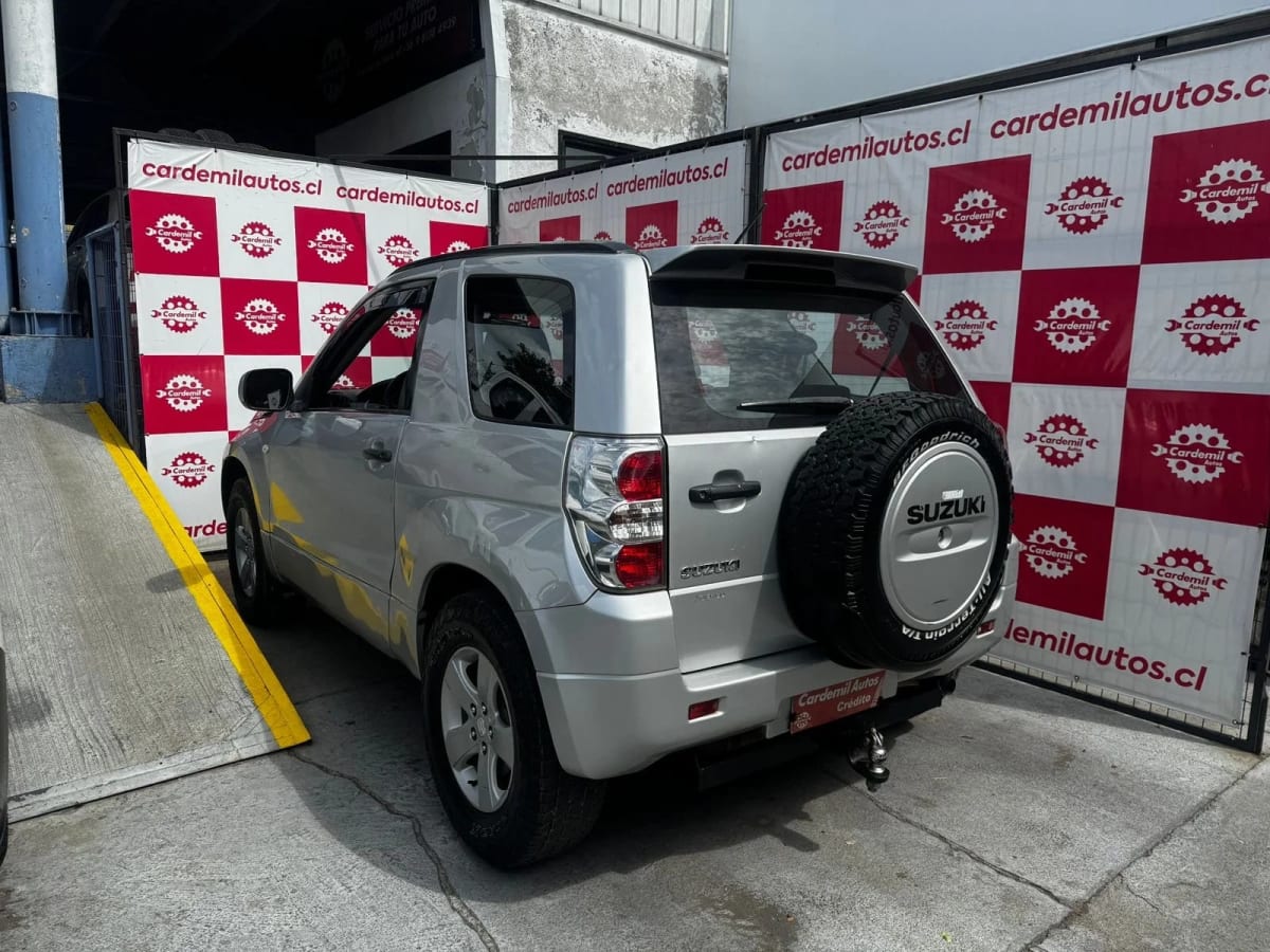 2013 Suzuki Grand Vitara Sport - Miniatura 5