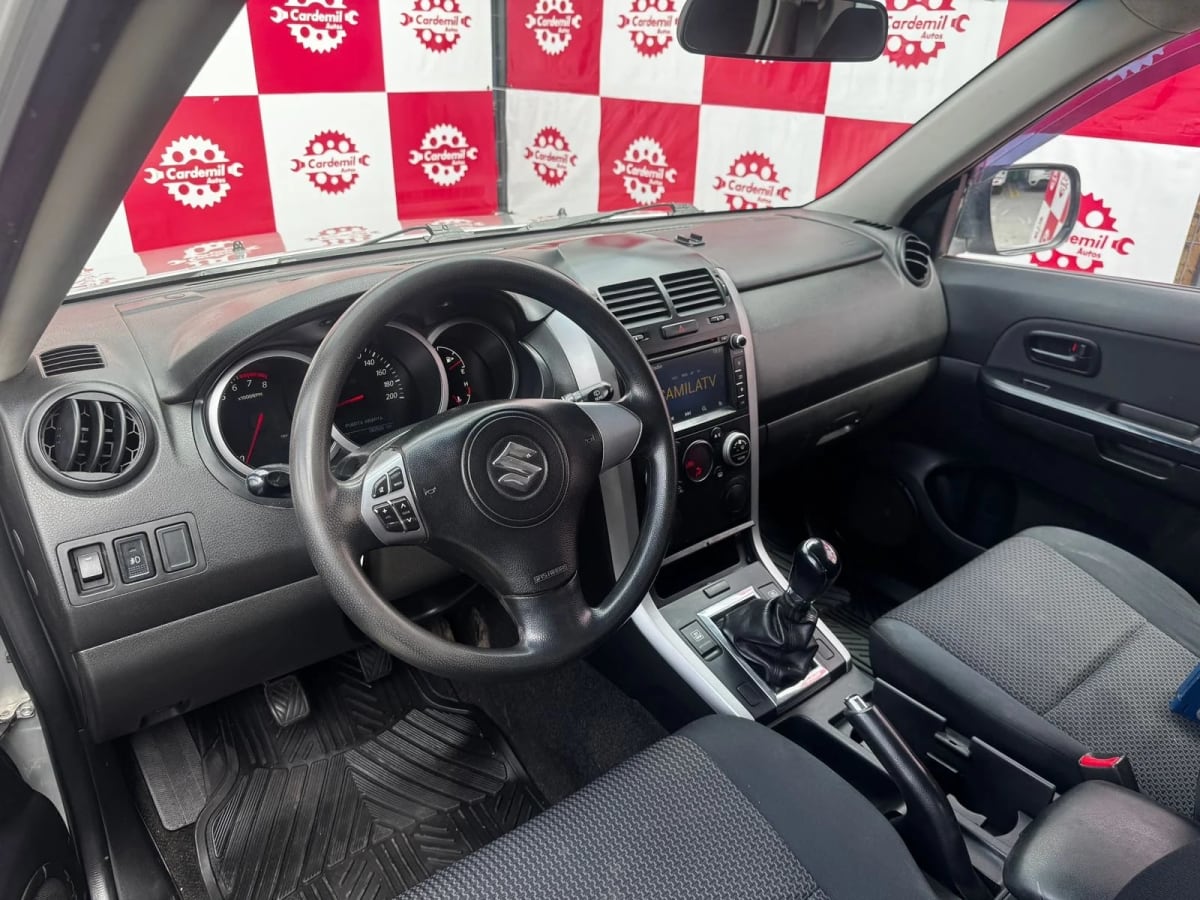 2013 Suzuki Grand Vitara Sport - Miniatura 8