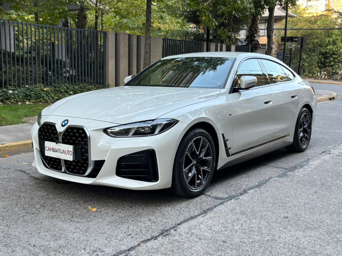 2025 BMW 218 1.5 - Miniatura 3