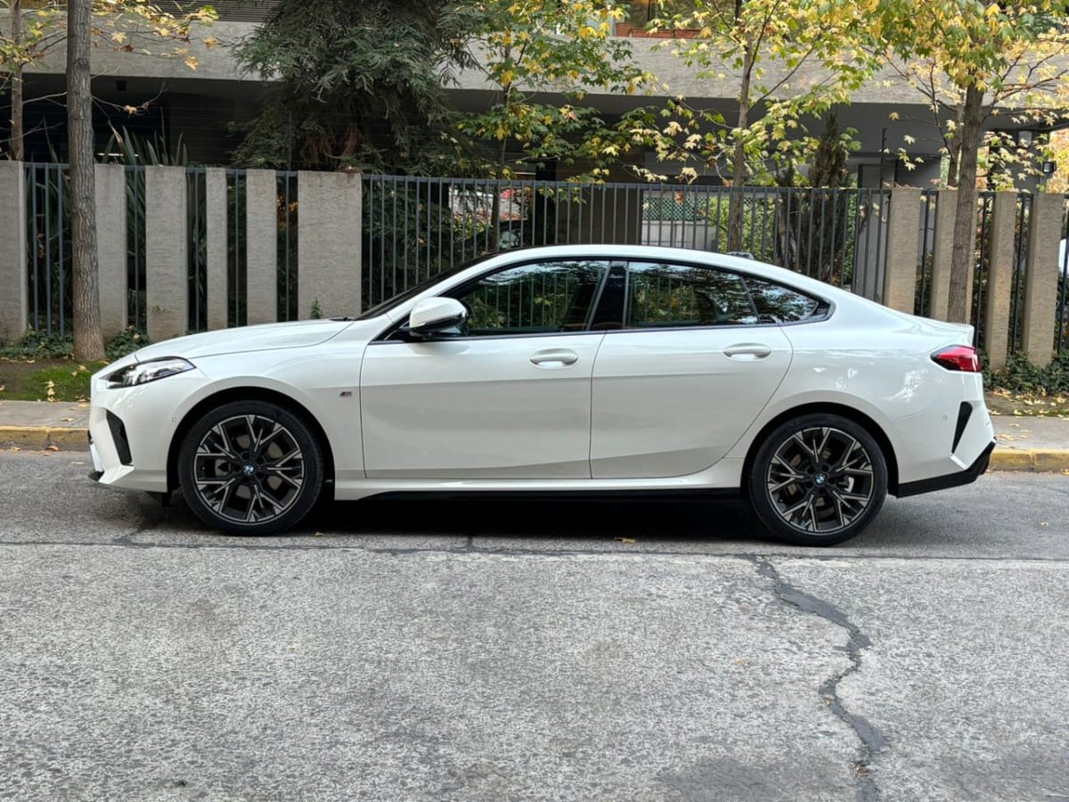 2025 BMW 218 1.5 - Miniatura 6