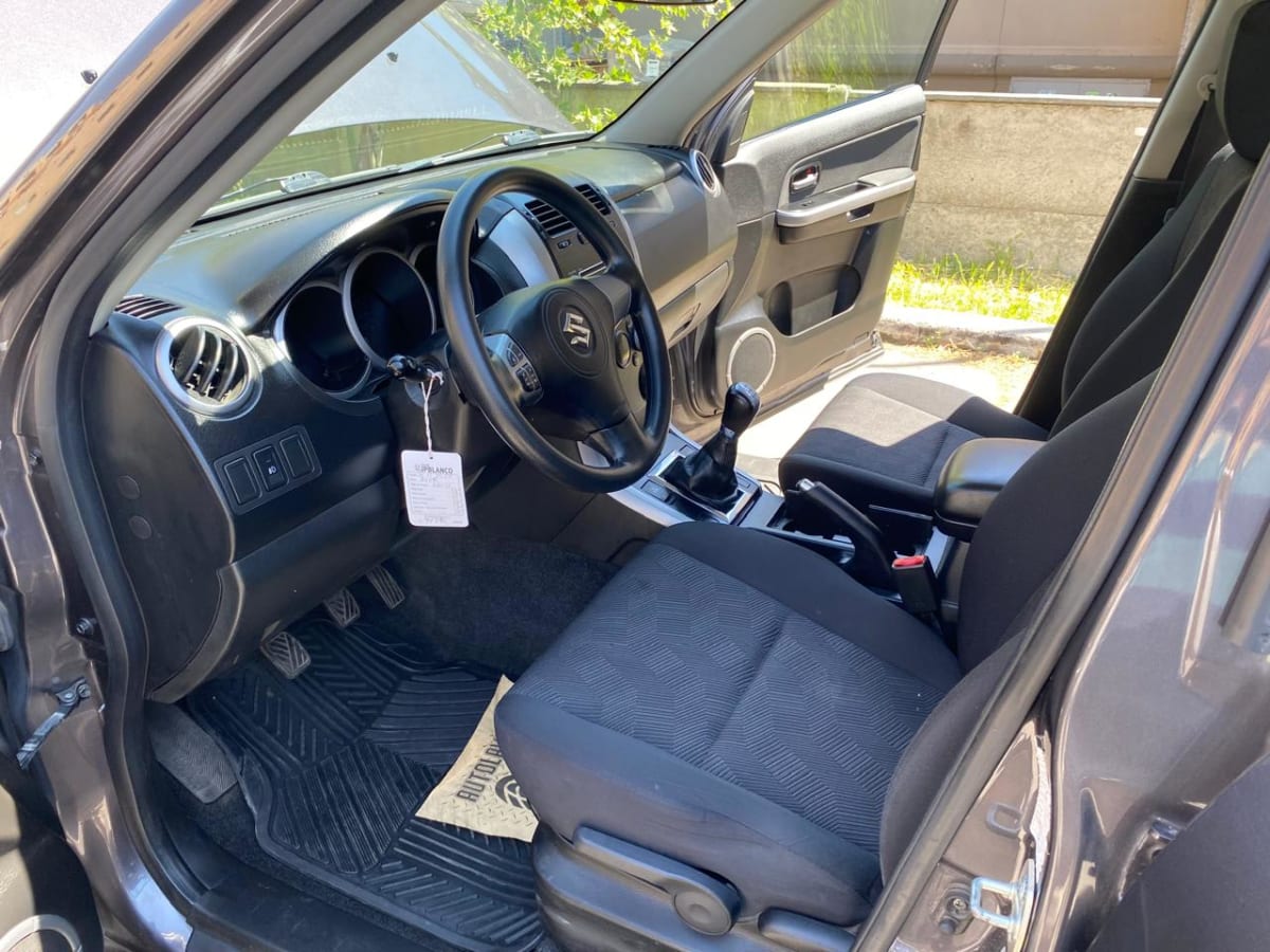 2017 Suzuki Grand Nomade - Miniatura 7