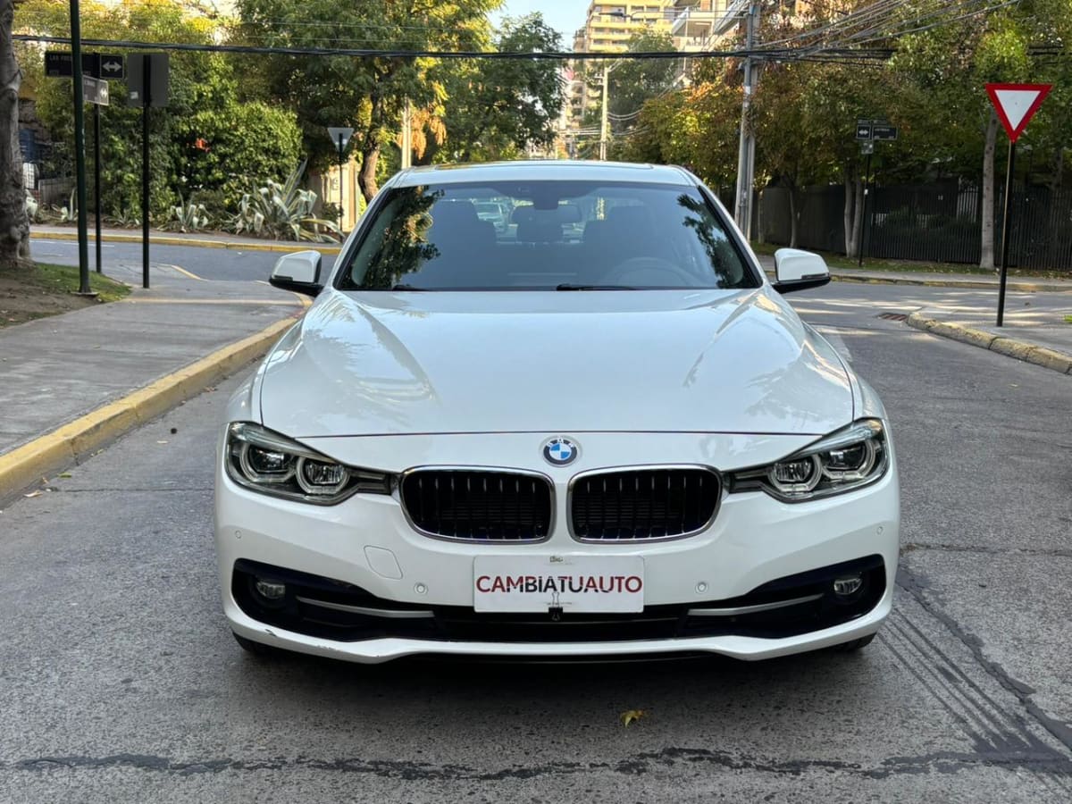 2019 BMW 320d Sport - Miniatura 3