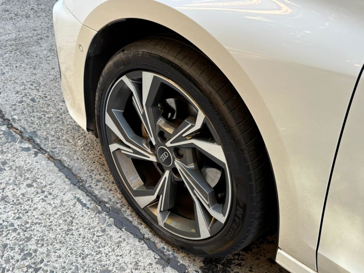 2025 Audi A3 Sportback - Miniatura 10