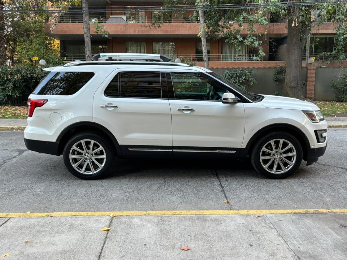 2016 Ford Explorer Limited - Miniatura 7