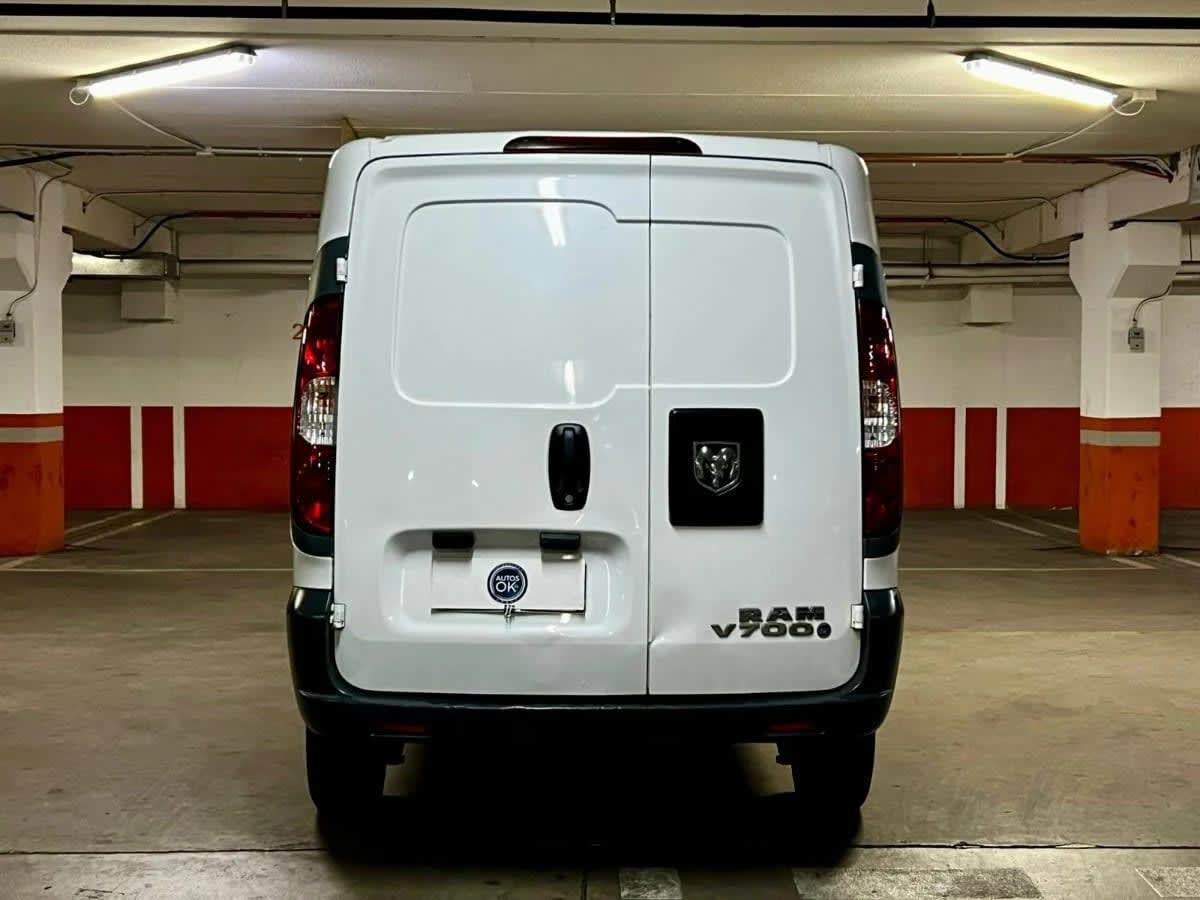 2021 RAM Van 700 - Miniatura 5