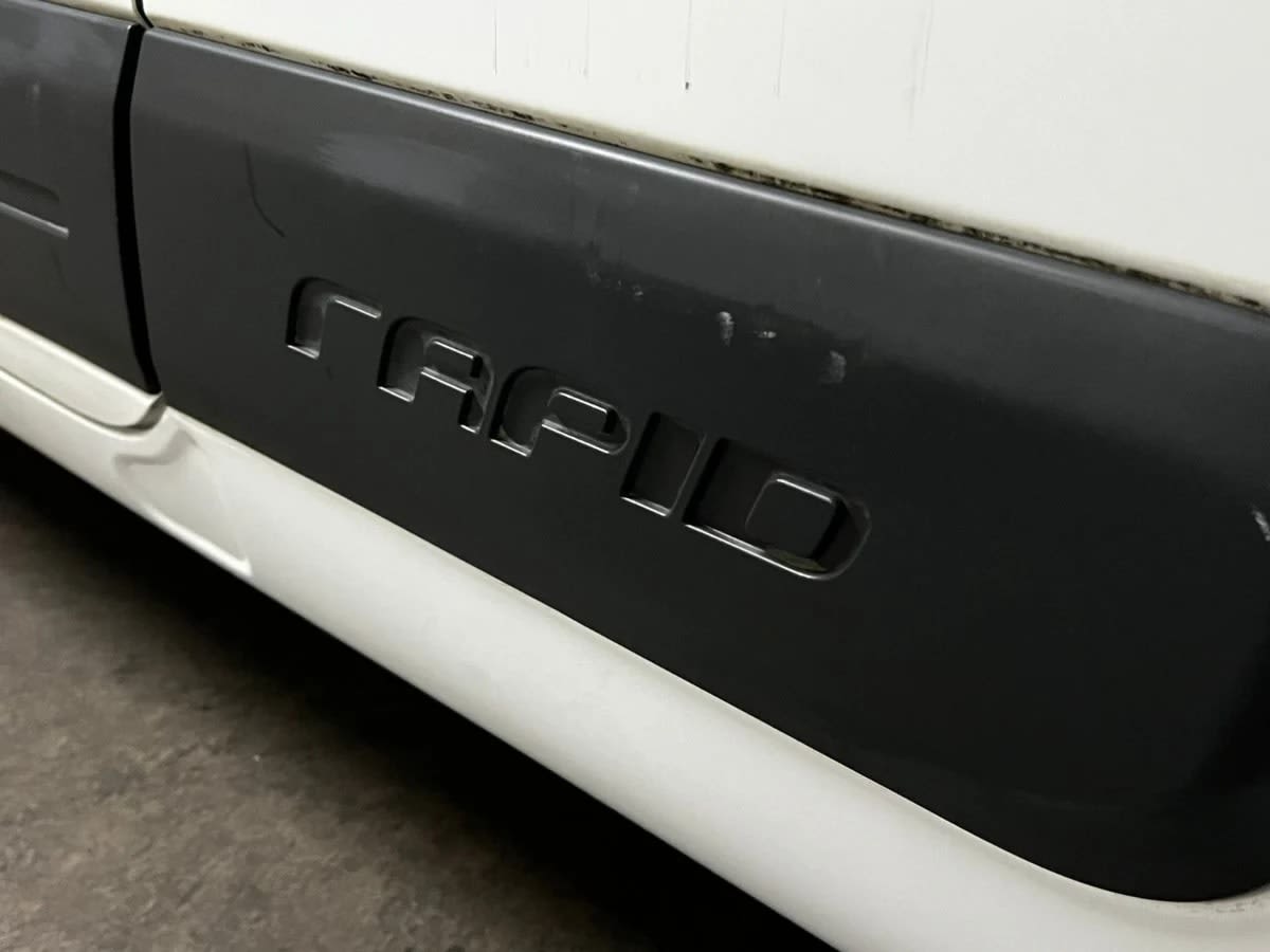 2021 RAM Van 700 - Miniatura 7