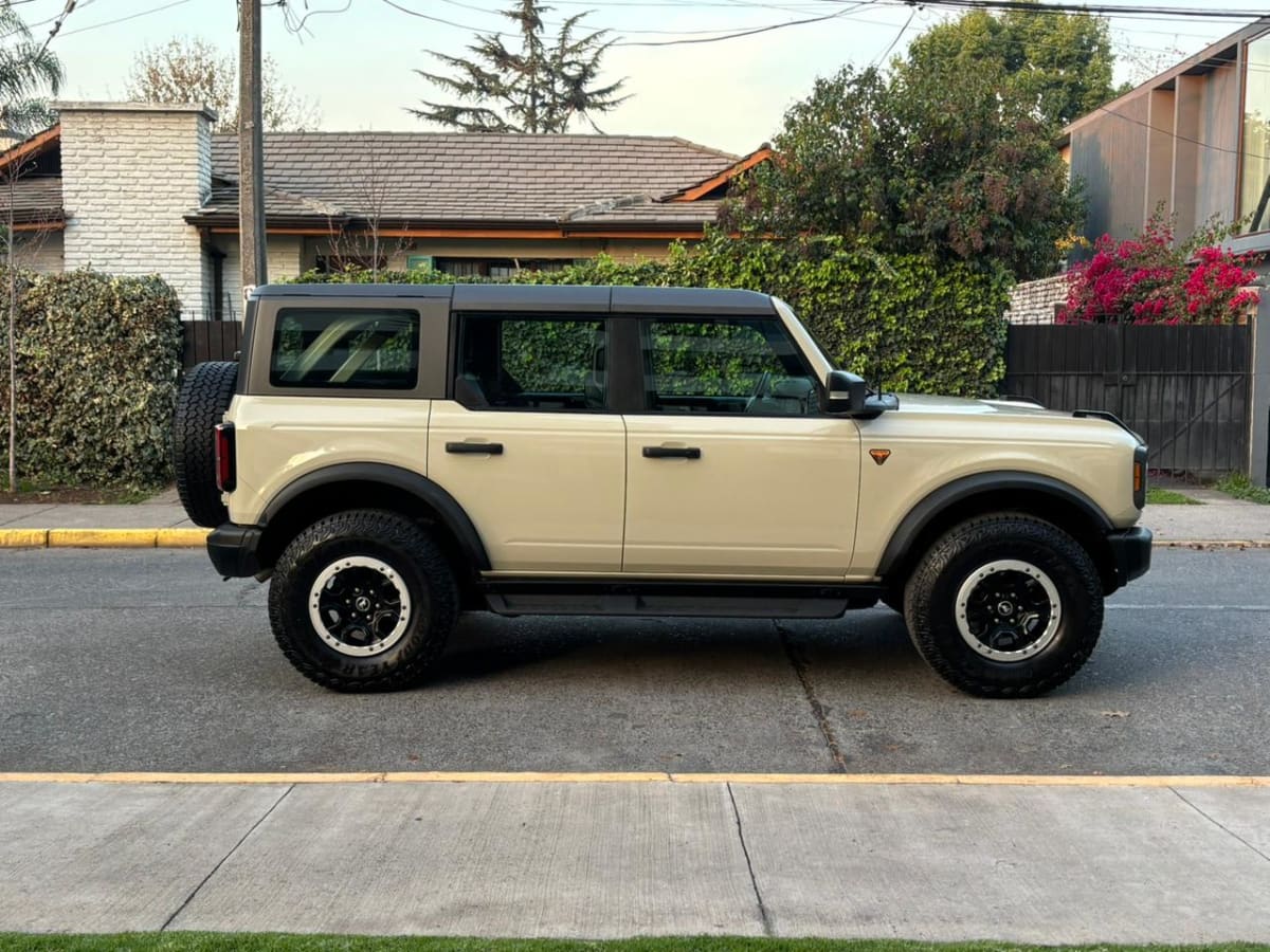 2026 Ford Bronco 2.7 - Miniatura 6