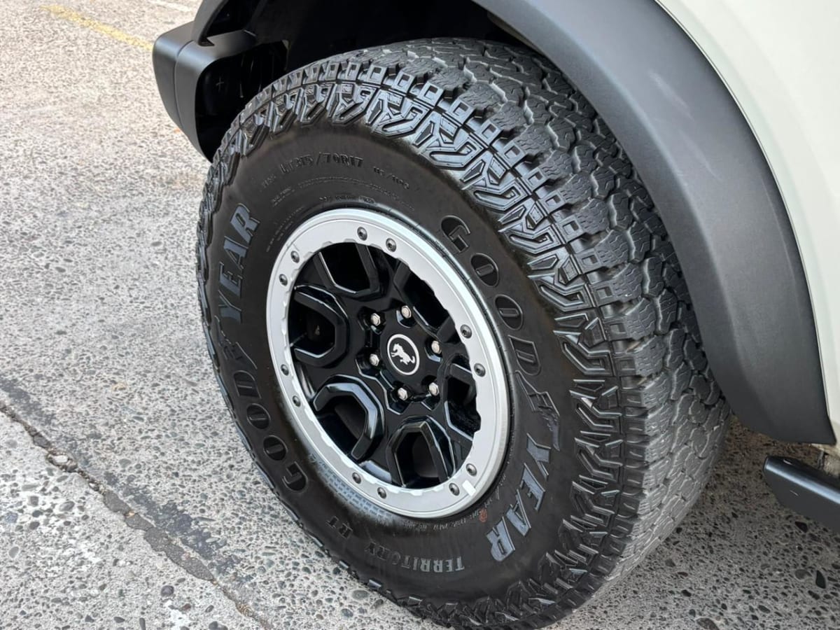 2026 Ford Bronco 2.7 - Miniatura 10