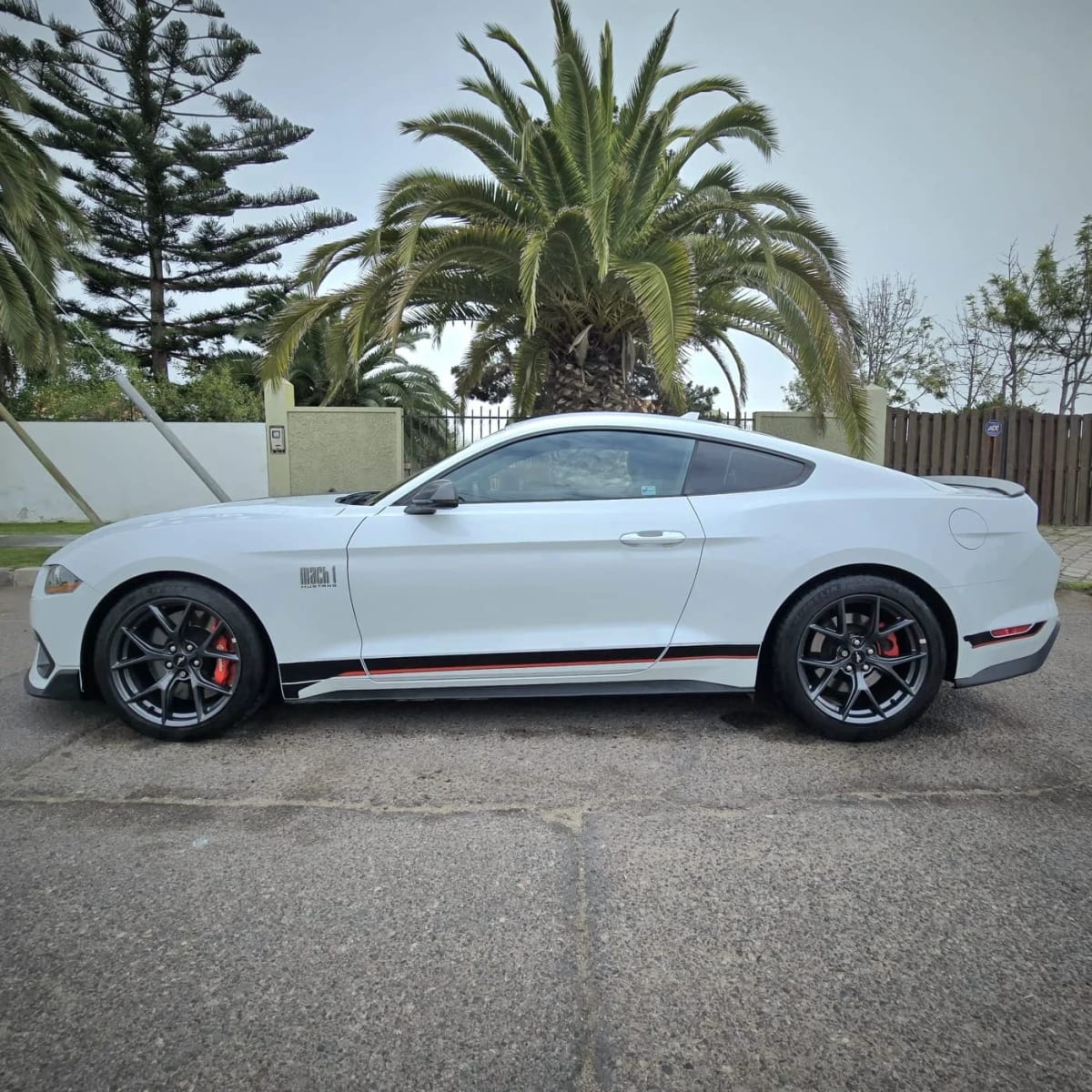 2023 Ford Mustang - Miniatura 7