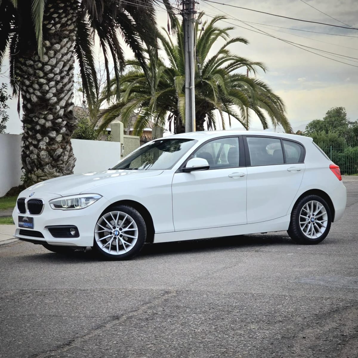 2019 BMW 118i - Imagen 1