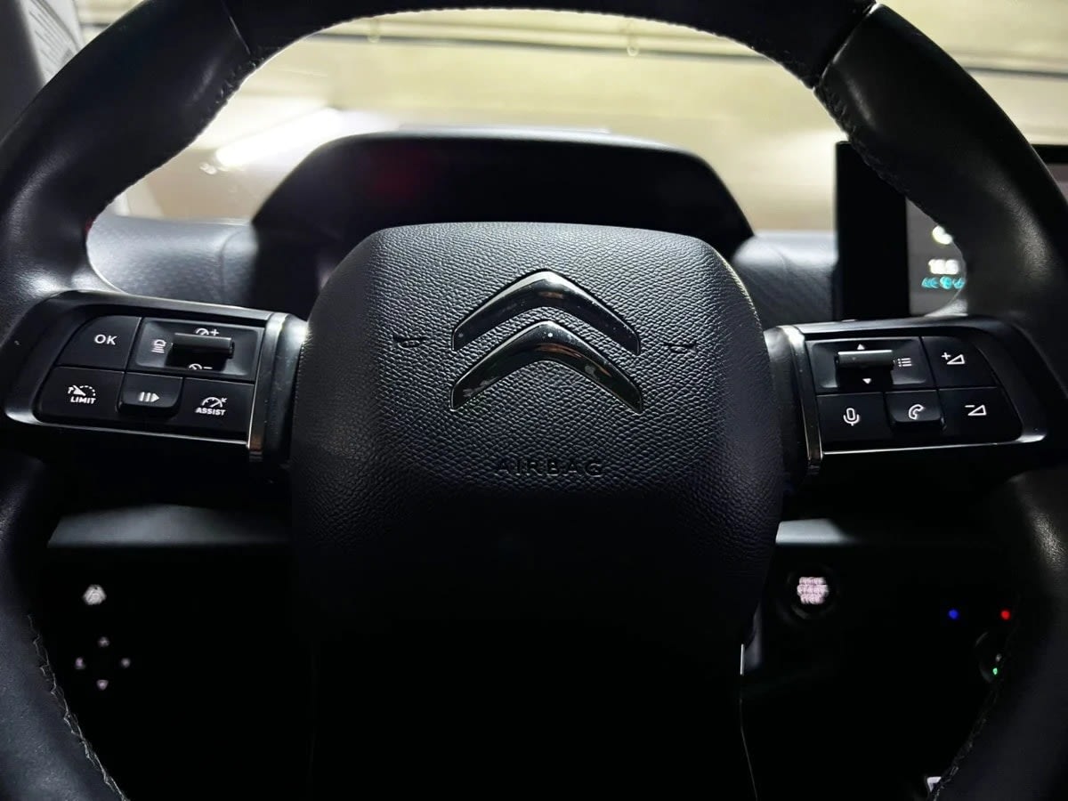 2022 Citroën C4 1.2 - Miniatura 10