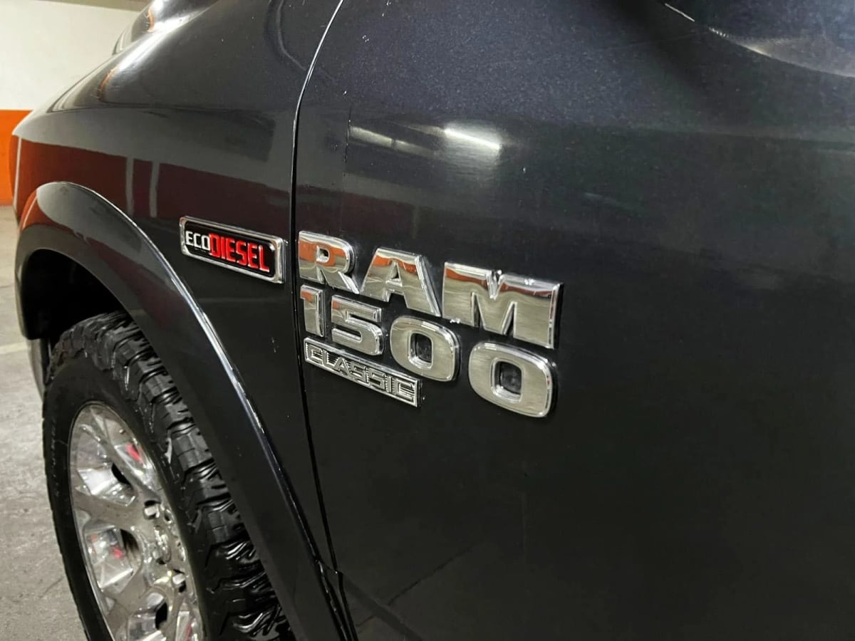 2020 RAM 1500 Laramie - Miniatura 6