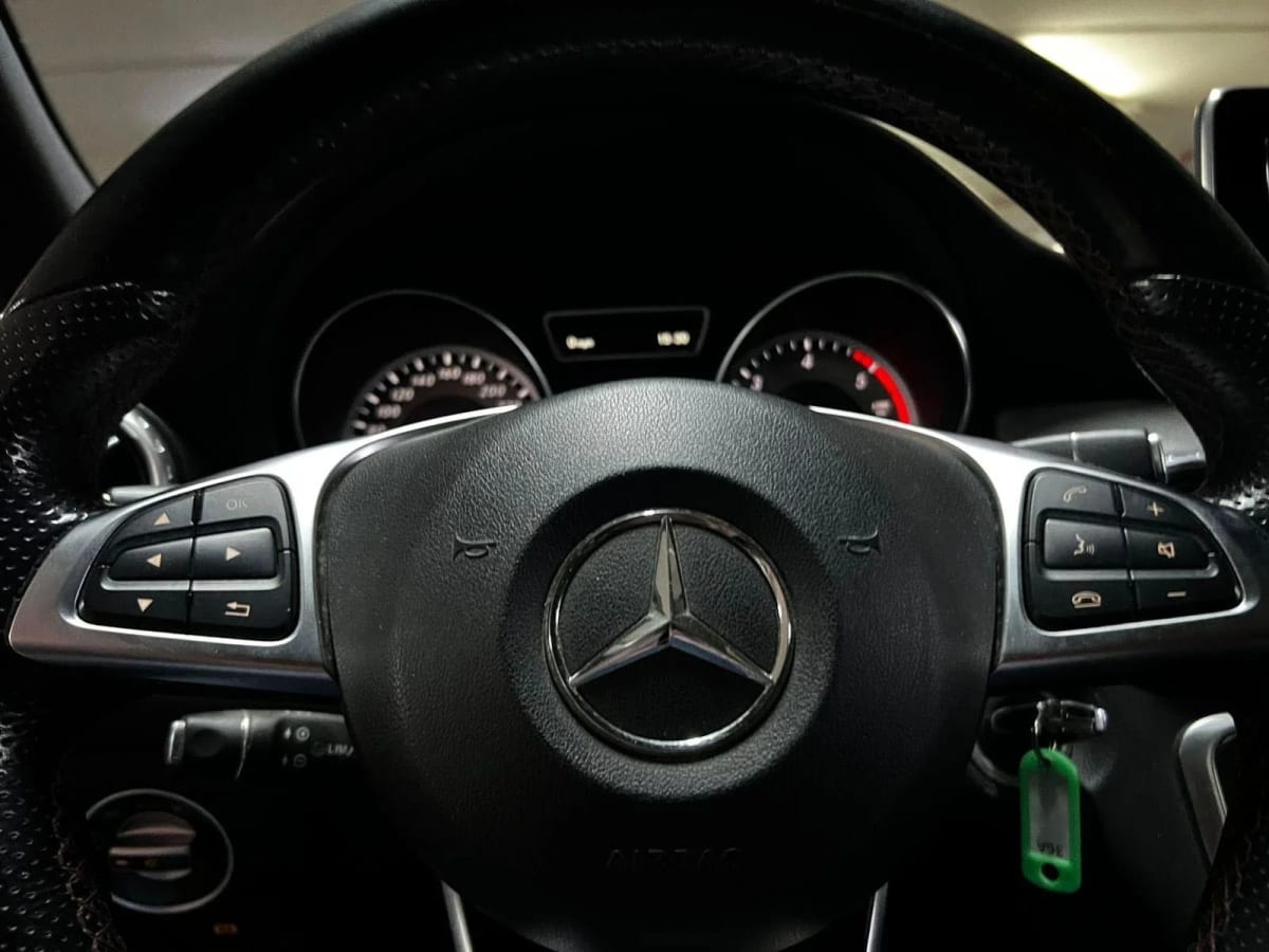 2017 Mercedes-Benz GLA 220 - Miniatura 10
