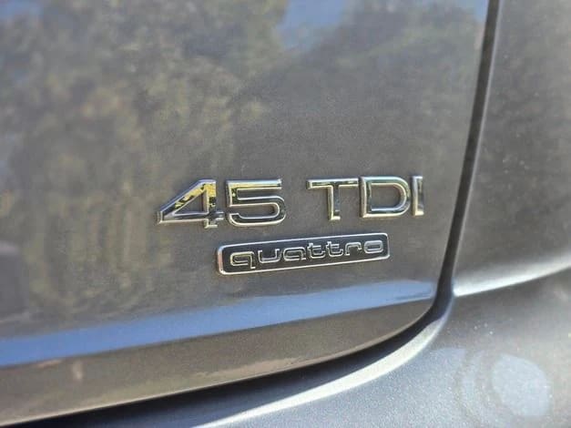 2020 Audi Q8 45 - Miniatura 10