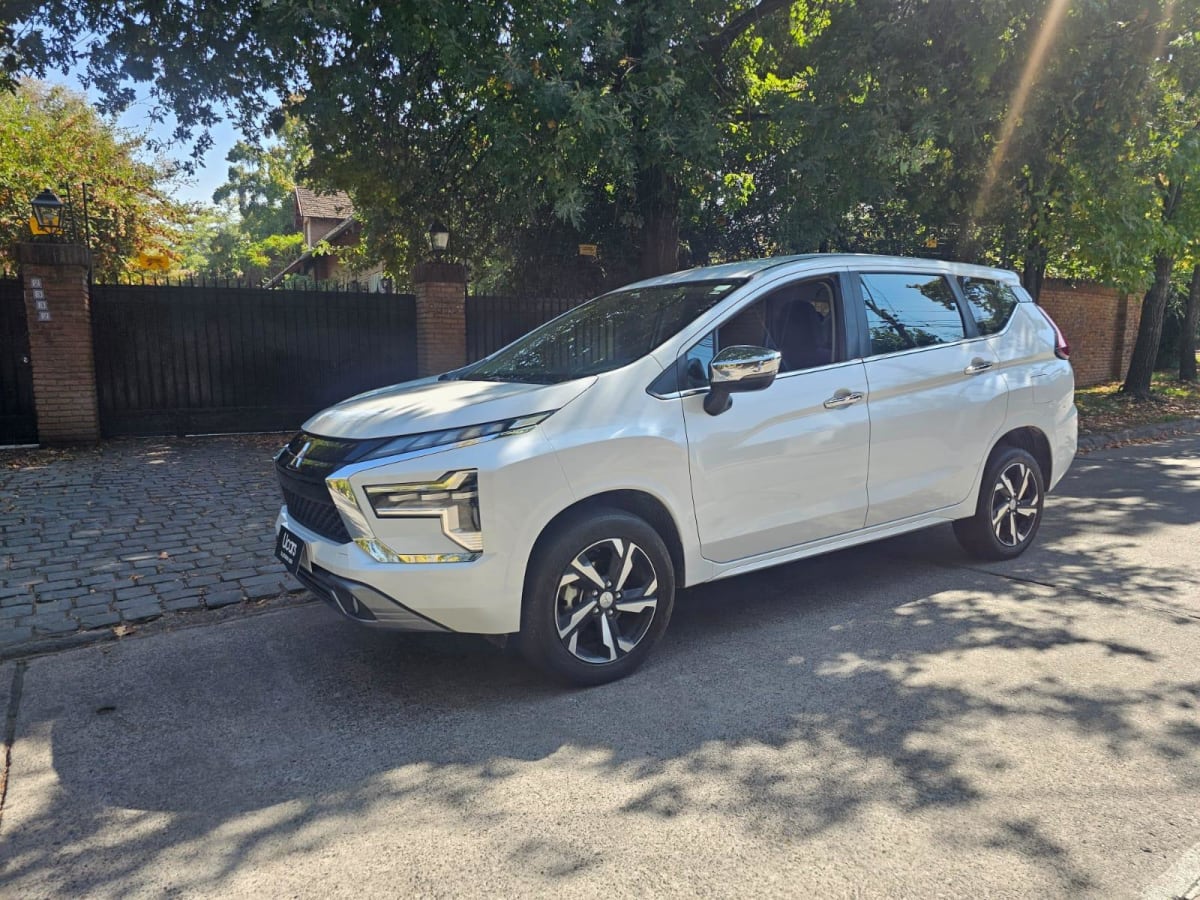 2025 Mitsubishi Xpander Glx - Miniatura 3