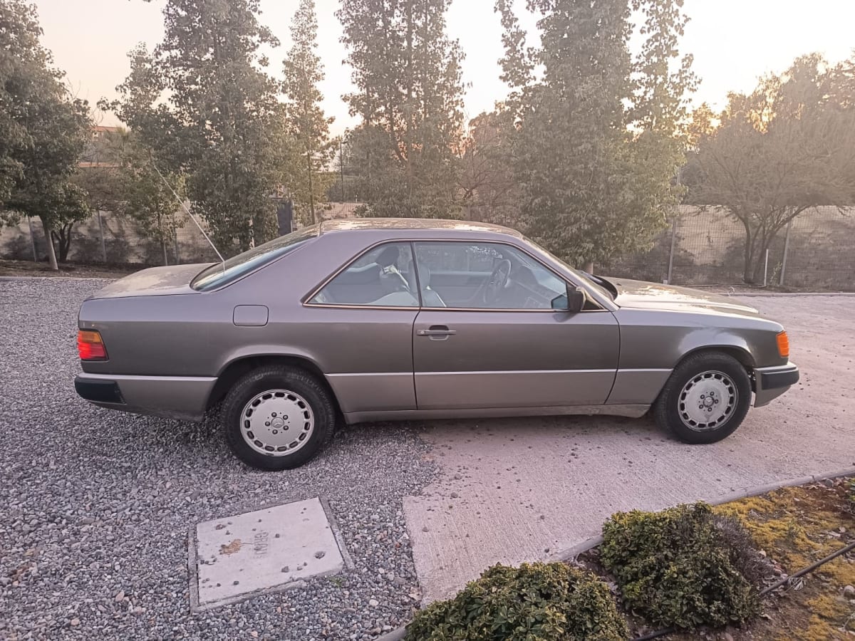 1988 Mercedes-Benz 300 Ce - Miniatura 5