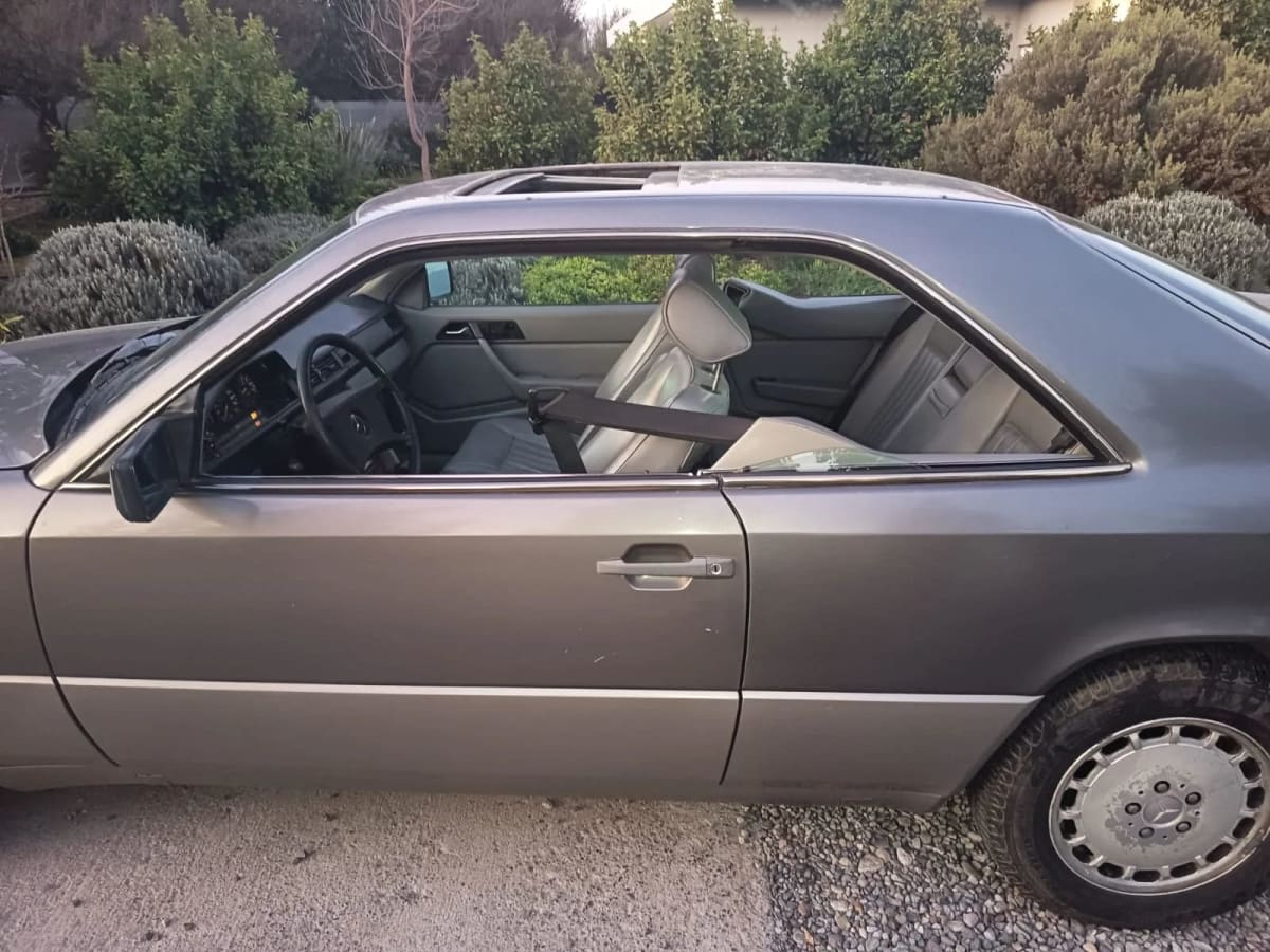 1988 Mercedes-Benz 300 Ce - Miniatura 10