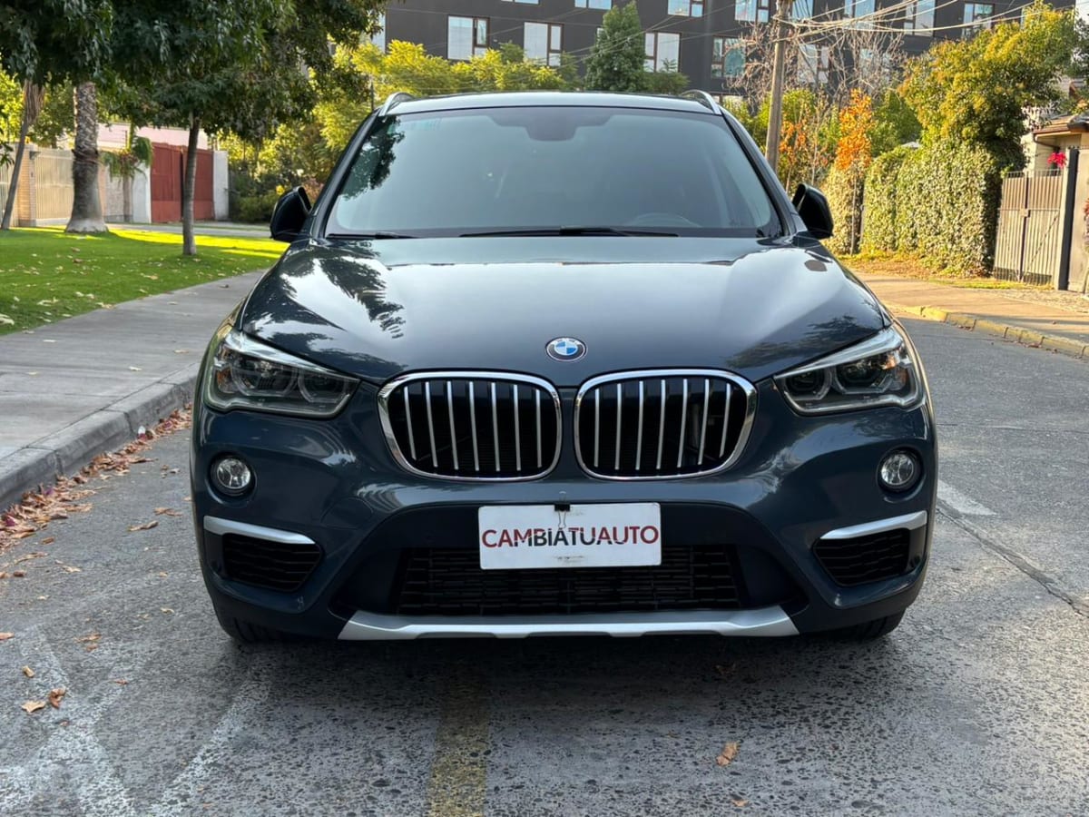2019 BMW X1 Xdrive - Miniatura 2