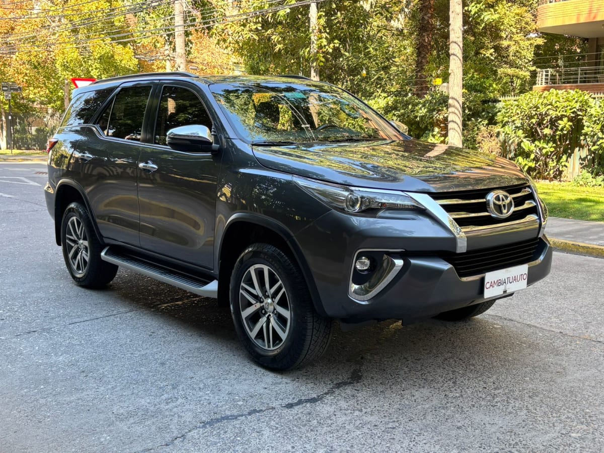 2018 Toyota Fortuner Srx - Miniatura 9
