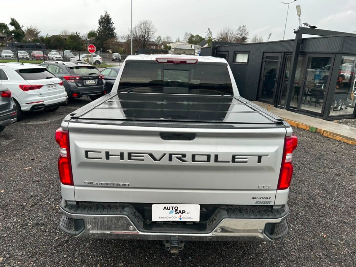 2021 Chevrolet Silverado Plata - Miniatura 7