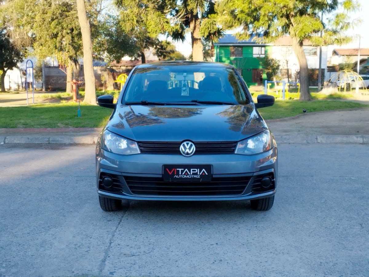 2018 Volkswagen Voyage 1.6CC Gris - Imagen 1