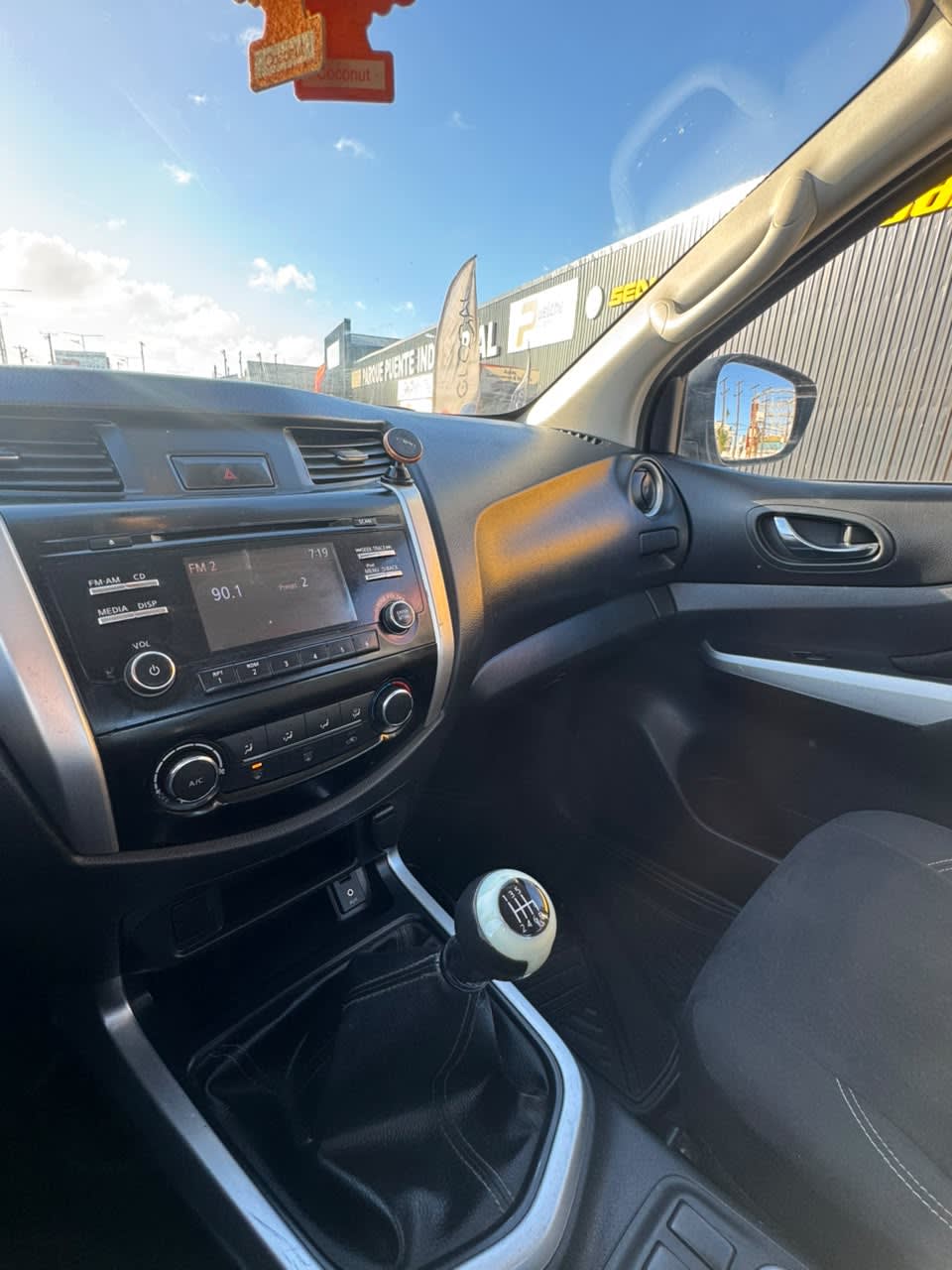 2020 Nissan Np300 Full - Miniatura 4