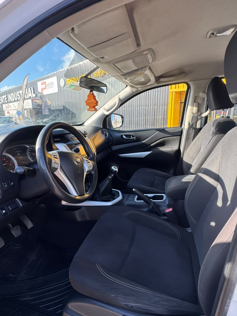 2020 Nissan Np300 Full - Miniatura 6