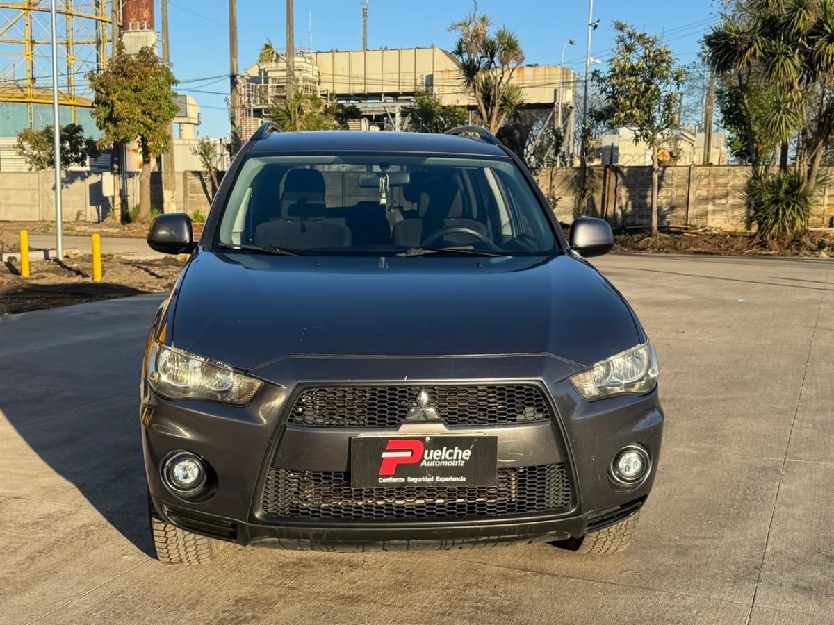 2011 Mitsubishi Outlander Full-Automatico - Miniatura 2