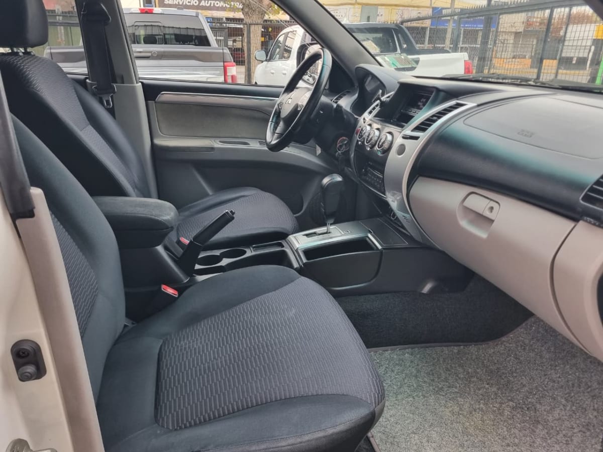 2014 Mitsubishi MONTERO SPORT Blanco - Miniatura 6