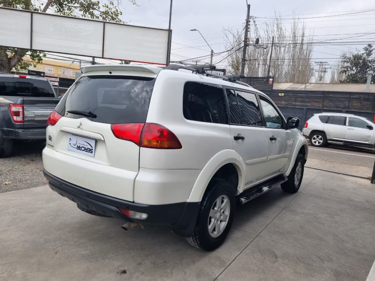 2014 Mitsubishi MONTERO SPORT Blanco - Miniatura 7