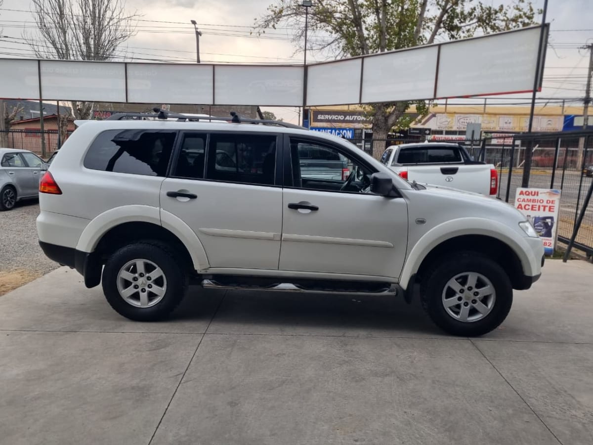 2014 Mitsubishi MONTERO SPORT Blanco - Miniatura 10